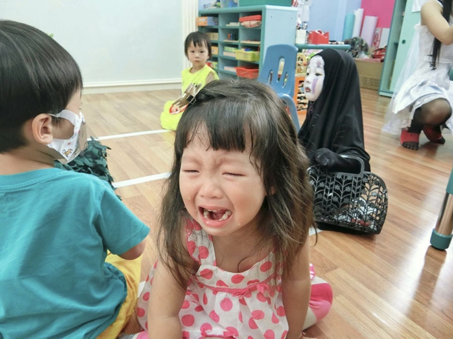 Gặp gỡ c&ocirc; b&eacute; h&oacute;a trang đ&aacute;ng y&ecirc;u nhất m&ugrave;a Halloween - Ảnh 5.
