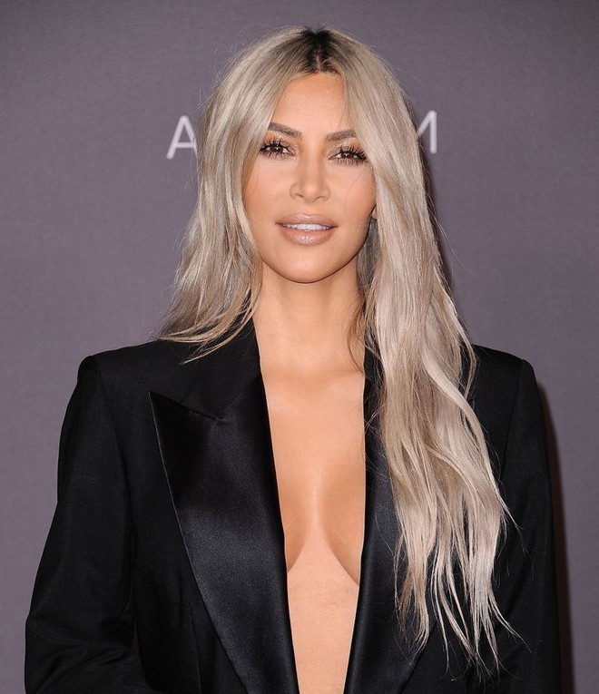 Lần đầu tiên trong lịch sử, Kim Kardashian thả rông, hở bạo mà vẫn đẹp xuất sắc - Ảnh 2.