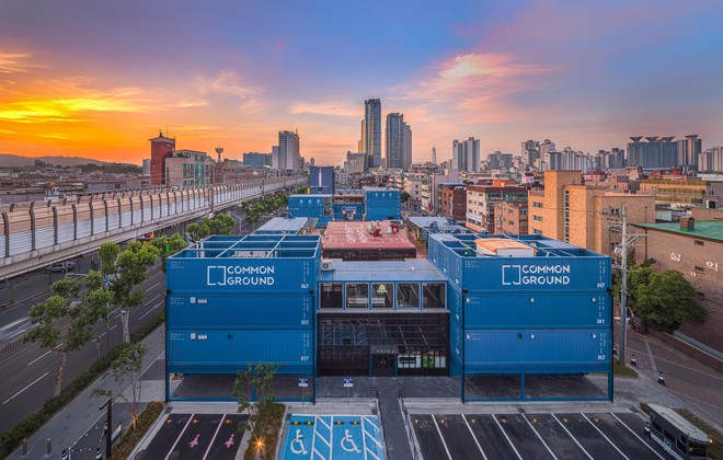 Common Ground - khu concept mall l&agrave;m từ container si&ecirc;u chất của giới trẻ Seoul - Ảnh 4.