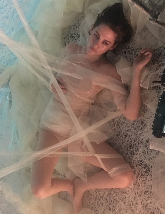 Kristen Stewart bị hacker tung loạt ảnh khỏa thân bên người tình đồng giới - Ảnh 5.