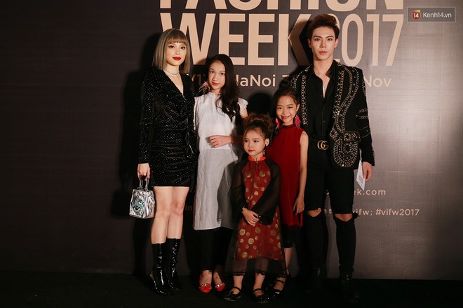 C&ugrave;ng khoe ngực đầy eo thon, Huyền My v&agrave; Đồng &Aacute;nh Quỳnh bất ph&acirc;n thắng bại tr&ecirc;n thảm đỏ VIFW ng&agrave;y 3 - Ảnh 16.