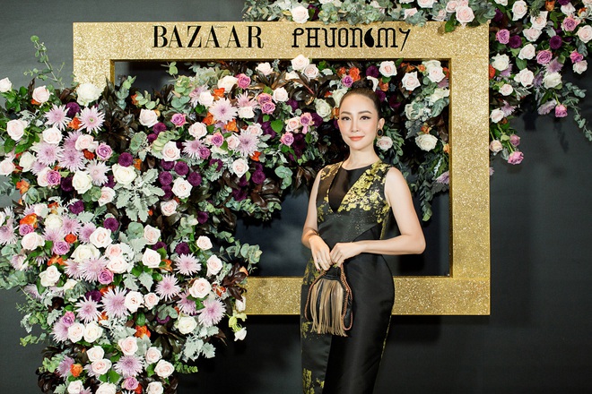 Ho&agrave;ng Ku m&ocirc;i hồng chẳng k&eacute;m c&aacute;c n&agrave;ng Hậu, Kim L&yacute; lịch l&atilde;m điển trai tại show diễn NTK Phương My - Ảnh 9.