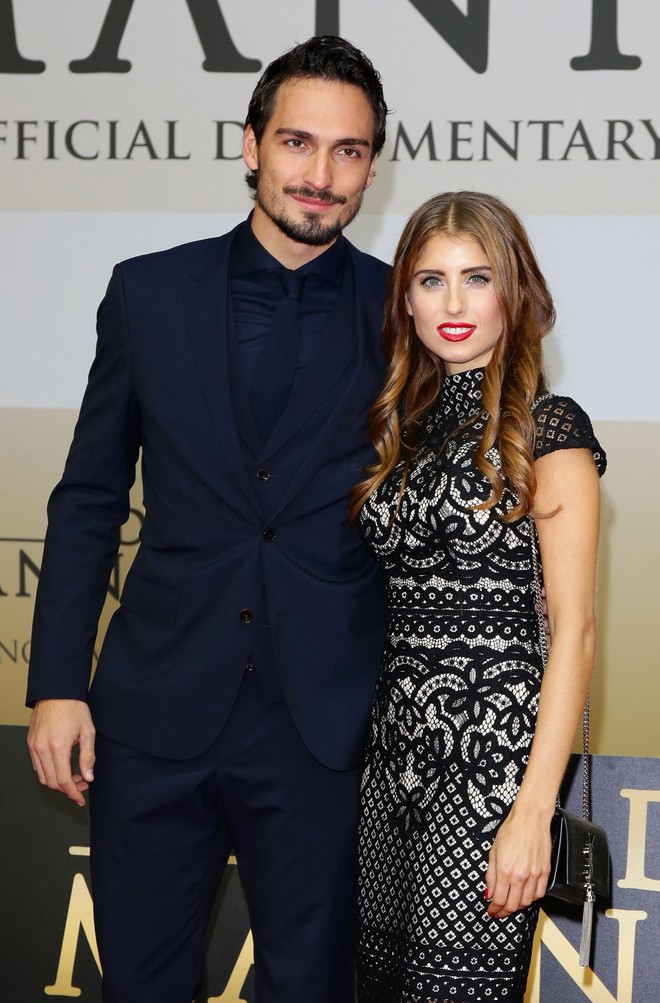 Nghi vấn vợ si&ecirc;u mẫu của trai đẹp Mats Hummels đang mang bầu - Ảnh 7.