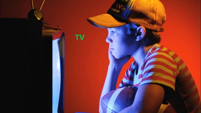 Đi tìm câu trả lời cho lời cảnh báo ám ảnh tuổi thơ: Ngồi gần TV sẽ bị hỏng mắt? - Ảnh 3.