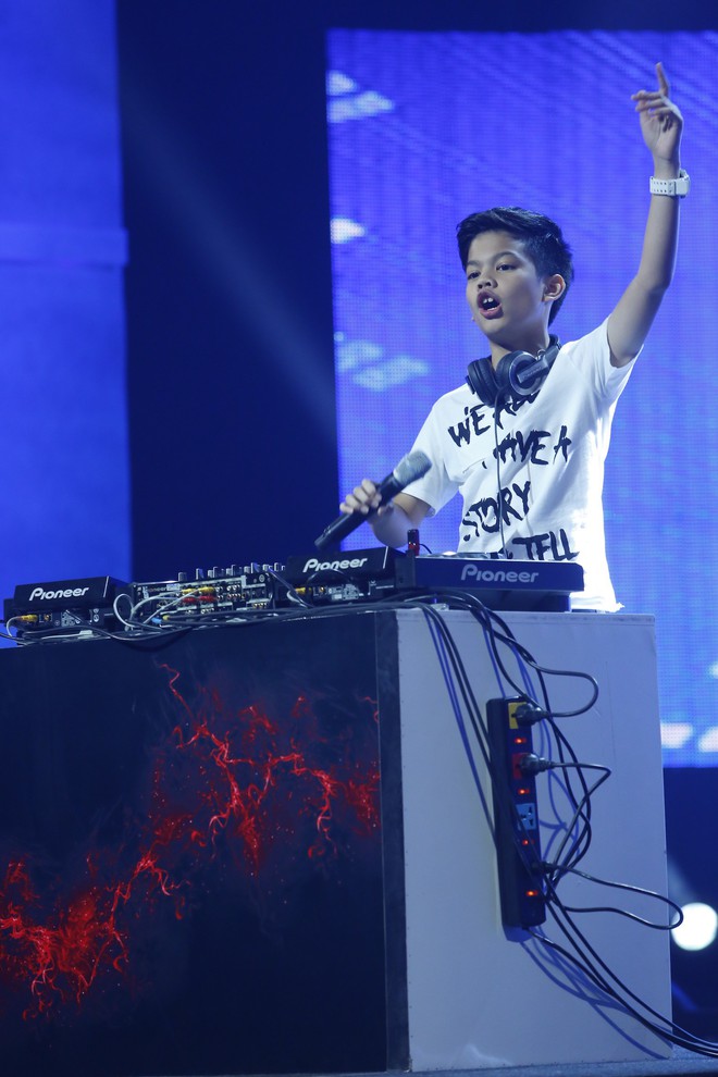 DJ 11 tuổi đến từ Th&aacute;i Lan khuấy động cả trường quay Mặt trời b&eacute; con - Ảnh 3.