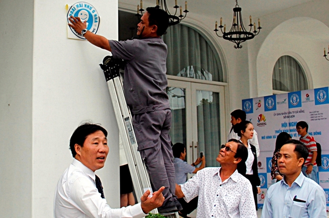 Hàng trăm khách sạn, nhà hàng ở Đà Nẵng mời du khách sử dụng nhà vệ sinh miễn phí - Ảnh 1.