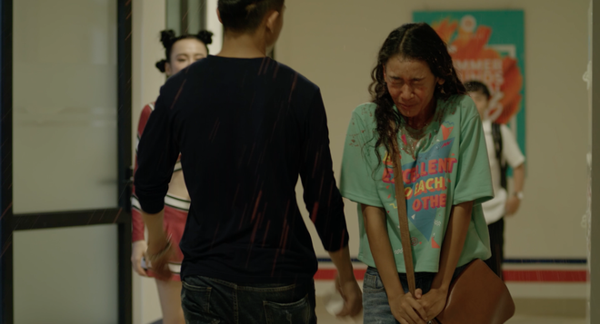 CindyV bị Angela Phương Trinh dằn mặt, Hữu Vi tạt nước trong Glee Việt tập 2 - Ảnh 4.
