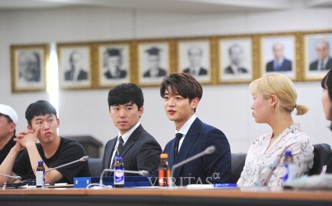 Minho (SHINee) được nhận giải thưởng từ một trong những trường đại học h&agrave;ng đầu H&agrave;n Quốc - Ảnh 2.