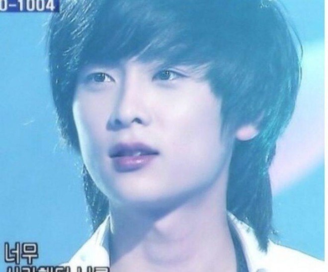 Xôn xao trước ngoại hình của nam ca sĩ U40 từng được gọi là người đàn ông đẹp nhất Hàn Quốc - Ảnh 1.
