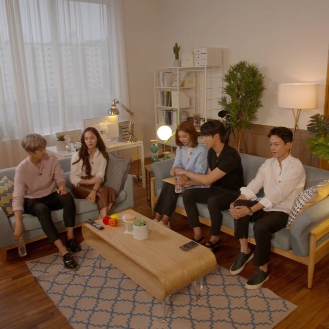 Sự thật đằng sau loạt ảnh Nam Joo Hyuk o bế mỹ nh&acirc;n mặt đơ, bơ đẹp bạn g&aacute;i cũ Lee Sung Kyung - Ảnh 22.
