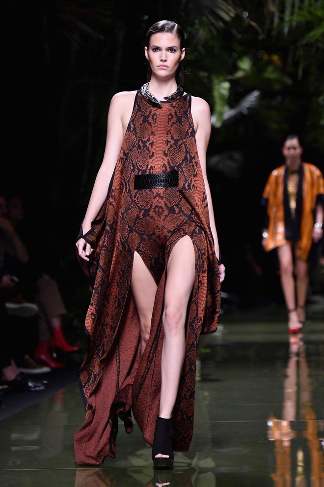 Danh s&aacute;ch 56 ch&acirc;n d&agrave;i x&aacute;c nhận sẽ tr&igrave;nh diễn trong Victorias Secret Fashion Show 2017 - Ảnh 45.
