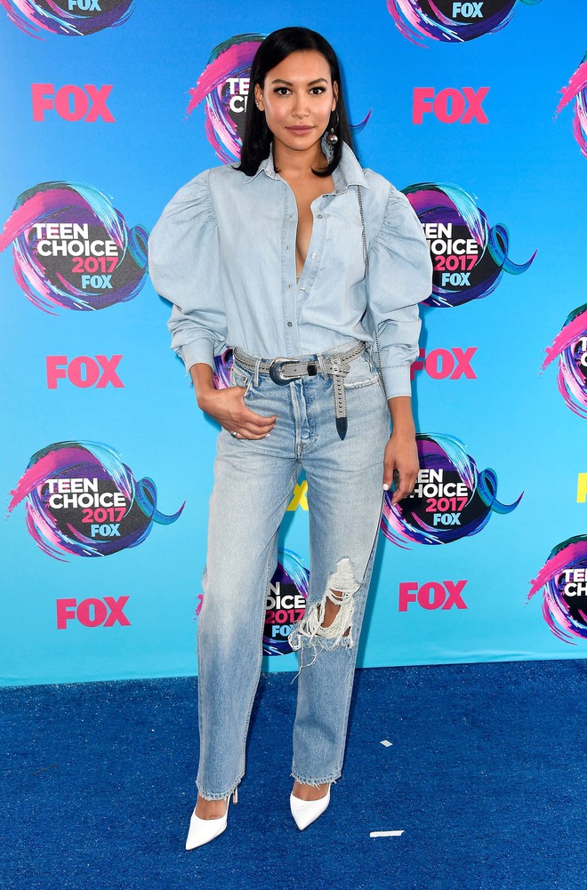 Thảm đỏ Teen Choice Awards 2017: Con g&aacute;i Michael Jackson đọ sắc c&ugrave;ng d&agrave;n sao khoe v&ograve;ng 1 gợi cảm - Ảnh 11.