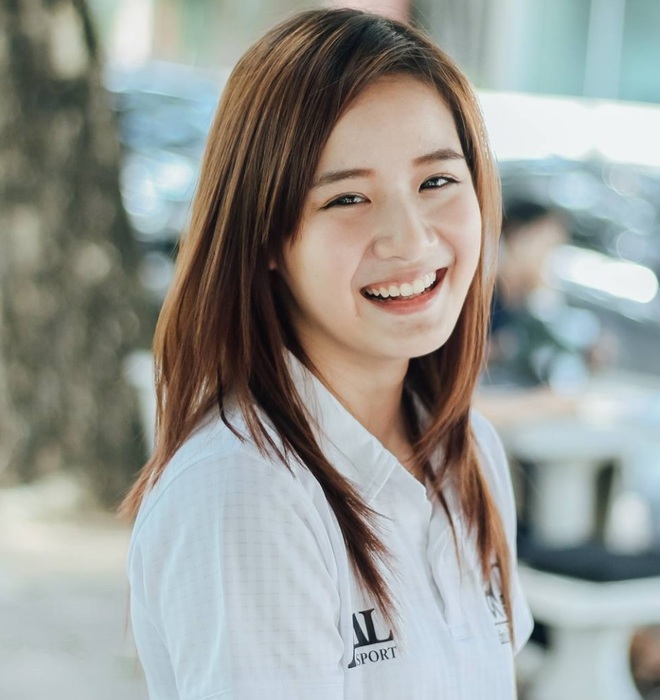 C&ocirc; b&eacute; c&oacute; t&oacute;c m&aacute;i chuột gặm nổi tiếng Th&aacute;i Lan ng&agrave;y n&agrave;o giờ đ&atilde; l&agrave; hot girl cực xinh đẹp! - Ảnh 3.