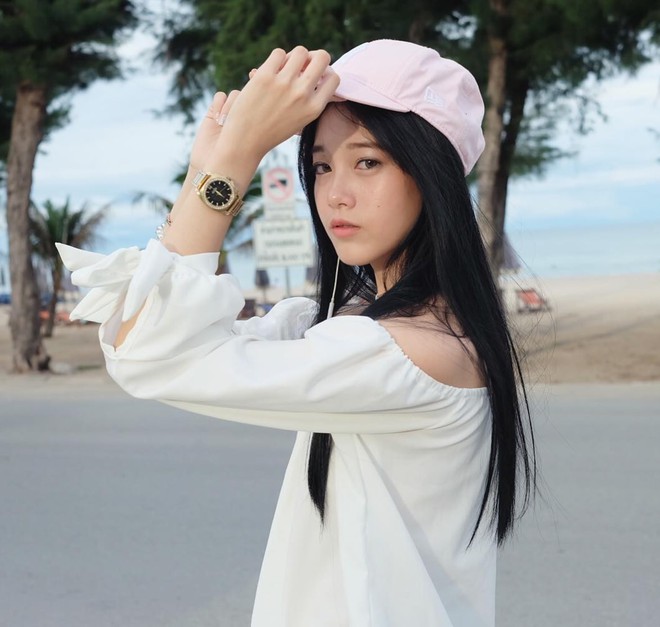 Chỉ cần diện đồng phục học sinh th&ocirc;i, c&ocirc; bạn Th&aacute;i Lan sinh 2000 đ&atilde; xinh hết phần người ta! - Ảnh 9.