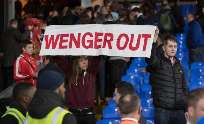 Arsene Wenger: Hãy ra đi như huyền thoại, thay vì kẻ chiến bại - Ảnh 1.