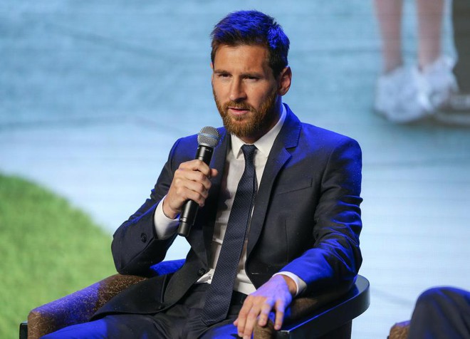 Messi đóng vest trang trọng, đến Trung Quốc mở công viên trò chơi - Ảnh 3.