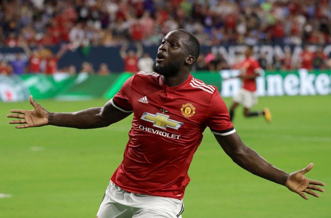 Lukaku tự nhận còn kém xa trình độ của Ronaldo - Ảnh 1.