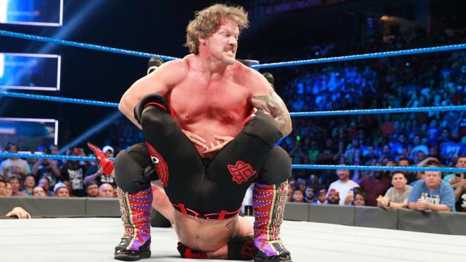 Võ sĩ MMA hạ đo ván đối phương bằng tuyệt chiêu bẻ càng của môn WWE - Ảnh 6.