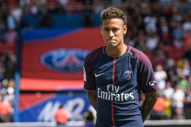 PSG &ldquo;đi&ecirc;n rồ&rdquo;, nhưng Wenger mới l&agrave; người c&oacute; &ldquo;vấn đề&rdquo; - Ảnh 3.
