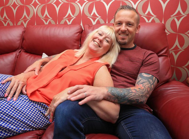 Đ&ocirc;i vợ chồng chia sẻ b&iacute; quyết hạnh ph&uacute;c: Anh ở nh&agrave; anh, t&ocirc;i ở nh&agrave; t&ocirc;i - Ảnh 1.