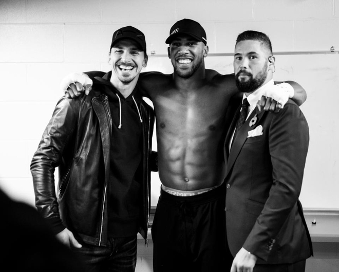 Ibrahimovic  đến cổ vũ Anthony Joshua bảo vệ đai vô địch IBF - Ảnh 1.