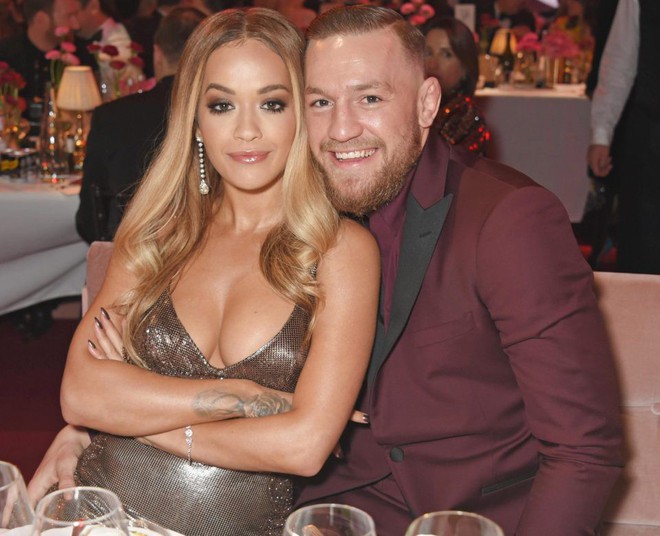 McGregor dính tin đồn lừa dối vợ, qua đêm với nữ ca sĩ Rita Ora - Ảnh 3.