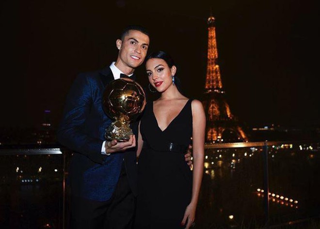 Con gái Ronaldo và Georgina được tặng món quà nhỏ siêu dễ thương - Ảnh 2.