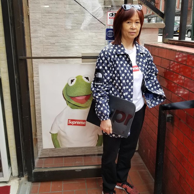 OG Ma: b&agrave; mẹ được t&ocirc;n l&agrave; bậc thầy reseller của New York d&ugrave; đ&atilde; chạm ngưỡng U60 - Ảnh 9.