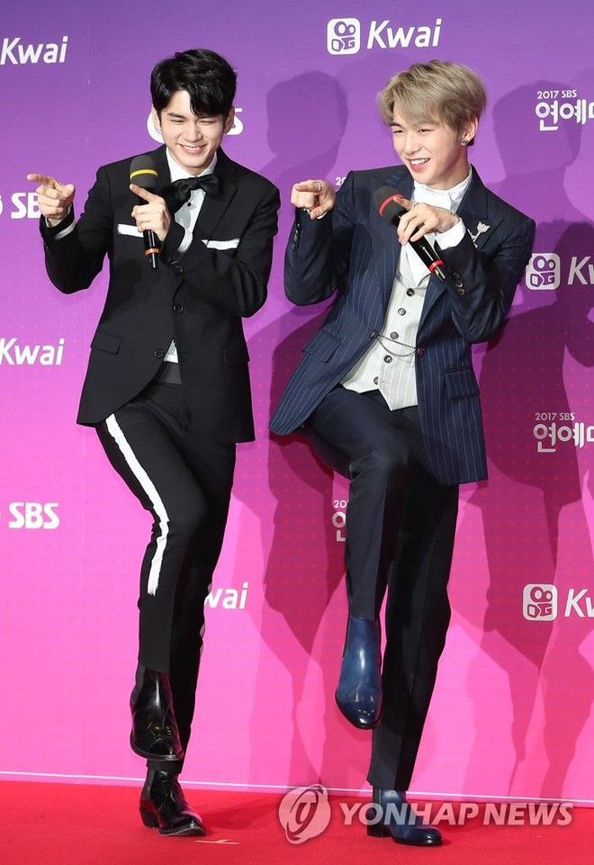 Thảm đỏ SBS Entertainment Awards: Bộ đôi mỹ nam OngNiel điển trai như hoàng tử, tiểu Taeyeon đọ sắc bên Song Ji Hyo - Ảnh 20.