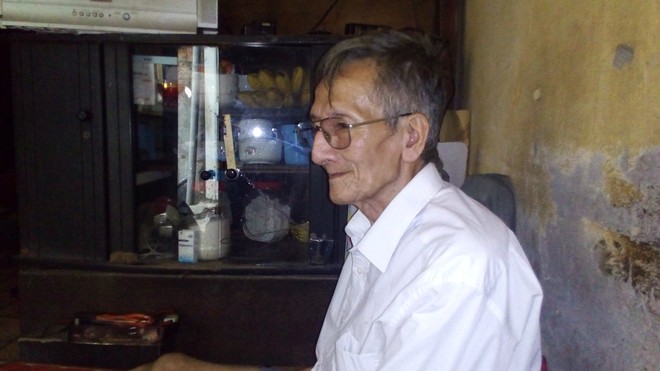 H&agrave; Nội: 2 thế hệ c&ugrave;ng sinh sống tr&ecirc;n n&oacute;c nh&agrave; vệ sinh c&ocirc;ng cộng ở phố H&agrave;ng Bạc - Ảnh 5.