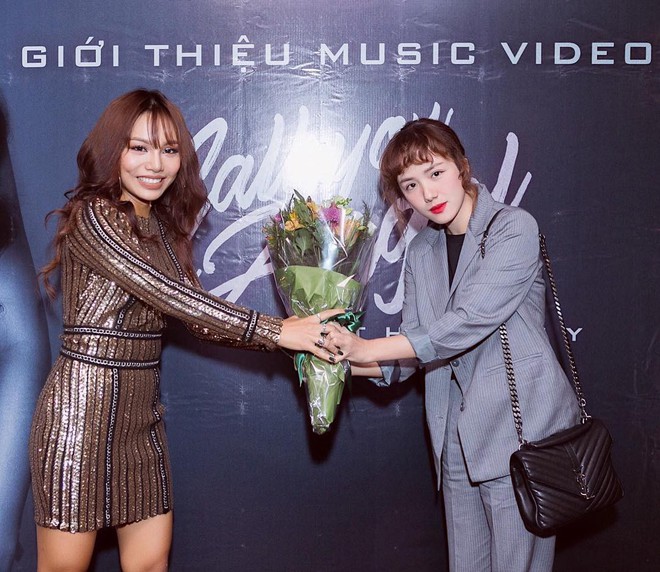 Chỉ cao 1m55 nhưng Phương Ly mặc đồ oversize l&uacute;c n&agrave;o cũng đẹp hết nấc - Ảnh 12.