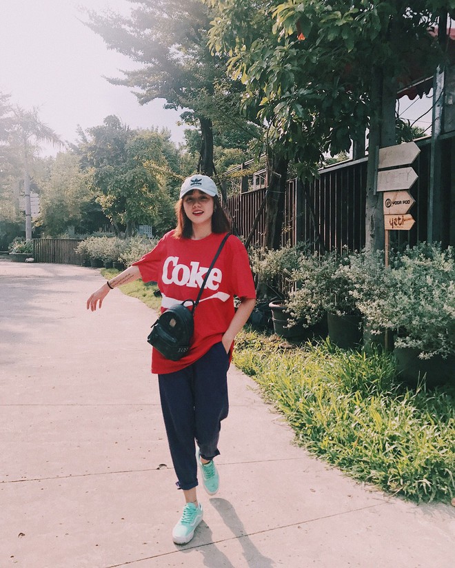 Chỉ cao 1m55 nhưng Phương Ly mặc đồ oversize l&uacute;c n&agrave;o cũng đẹp hết nấc - Ảnh 1.