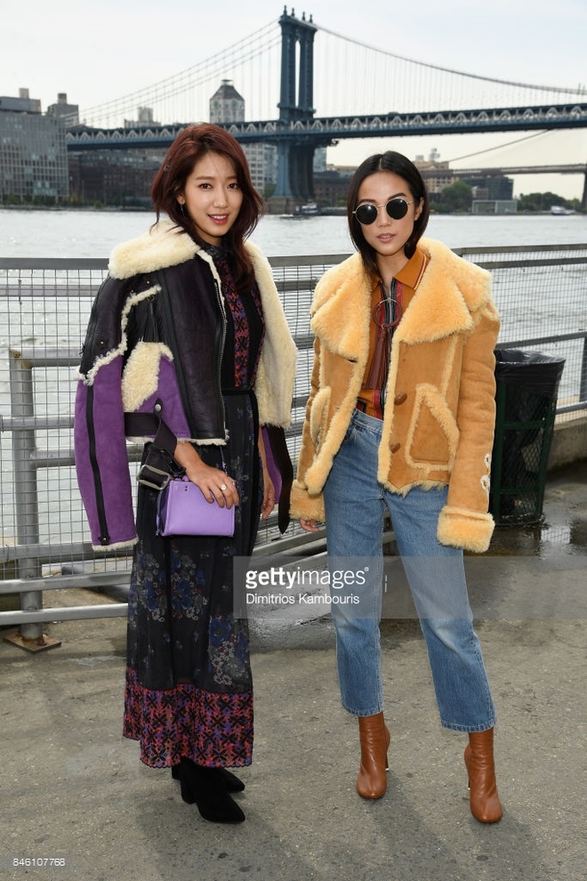 Park Shin Hye váy vóc điệu đà, Jessica Jung kín cổng cao tường tham dự NYFW - Ảnh 7.