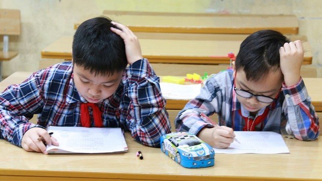 Sở Gi&aacute;o dục H&agrave; Nội: H&agrave;ng ng&agrave;n hồ sơ điểm 10 tuyệt đối l&agrave; b&igrave;nh thường - Ảnh 1.