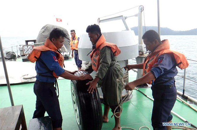 T&igrave;m thấy 29 thi thể nạn nh&acirc;n m&aacute;y bay Myanmar - Ảnh 1.