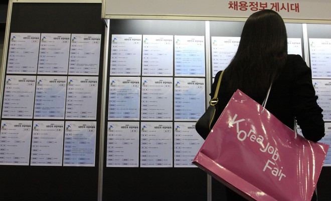 Không có việc làm, giới trẻ Hàn Quốc thường bỏ bữa để tiết kiệm tiền - Ảnh 1.