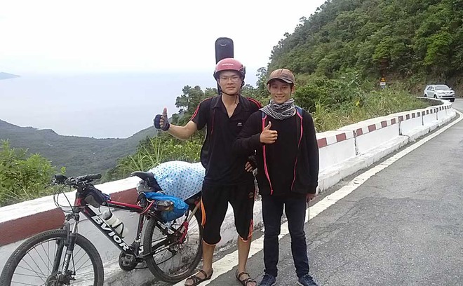 Đỗ đại học, ch&agrave;ng sinh vi&ecirc;n đạp xe 1.000km b&aacute;o với người bố đ&atilde; mất - Ảnh 1.