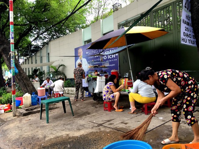 Ph&iacute; cho thu&ecirc; vỉa h&egrave; sẽ t&iacute;nh theo từng tuyến đường - Ảnh 1.