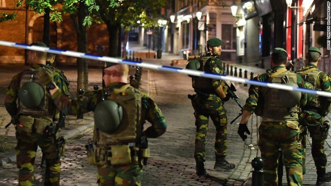 Tấn công khủng bố tại Bỉ, nghi phạm bị tiêu diệt - Ảnh 1.