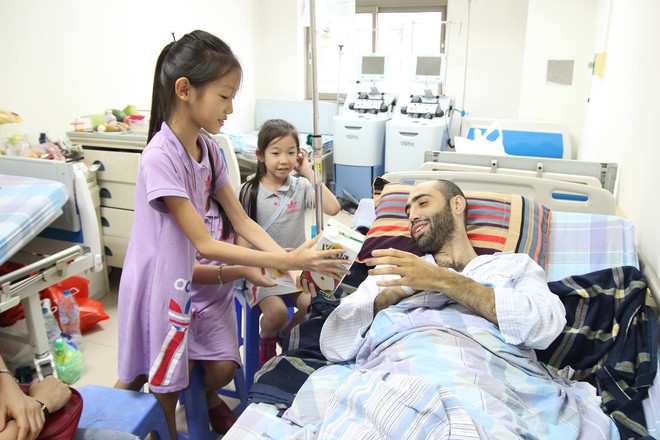 Thầy giáo ngoại quốc ở vùng quê nghèo Sơn La chống chọi với ung thư máu giai đoạn cuối - Ảnh 3.