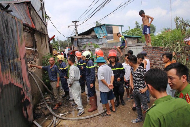 Hà Nội: Cháy lớn tại xưởng nhựa rộng 300m2, người dân xung quanh náo loạn - Ảnh 5.