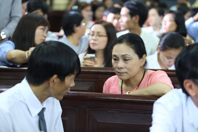 Mẹ hoa hậu Phương Nga n&oacute;i về người phụ nữ b&iacute; ẩn: T&ocirc;i muốn c&ocirc; ấy khai việc dẫn dắt t&ocirc;i để chạy &aacute;n - Ảnh 2.
