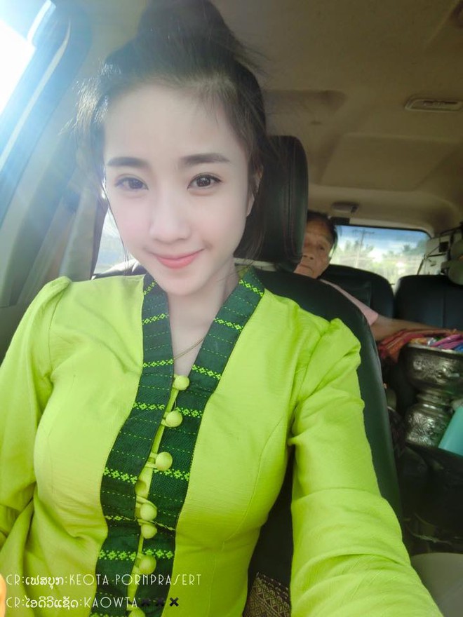 Nhan sắc ngọt ng&agrave;o pha quyến rũ của 2 hot girl L&agrave;o đ&igrave;nh đ&aacute;m mạng x&atilde; hội - Ảnh 2.
