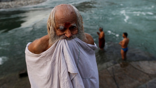 Ấn Độ: Dòng sông thiêng Ganga xưa kia, giờ đã thành dòng sông chết - Ảnh 1.