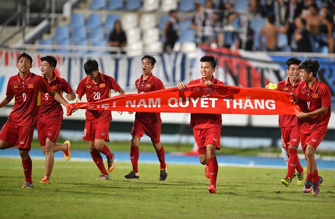 Cầu thủ U15 Thái Lan khóc nức nở nhìn U15 Việt Nam vô địch Đông Nam Á - Ảnh 8.