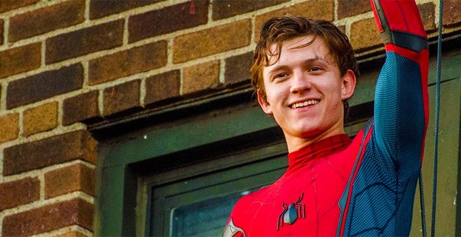 Tom Holland xác nhận giả thuyết Peter Parker đã xuất hiện trong Iron Man 2 - Ảnh 2.