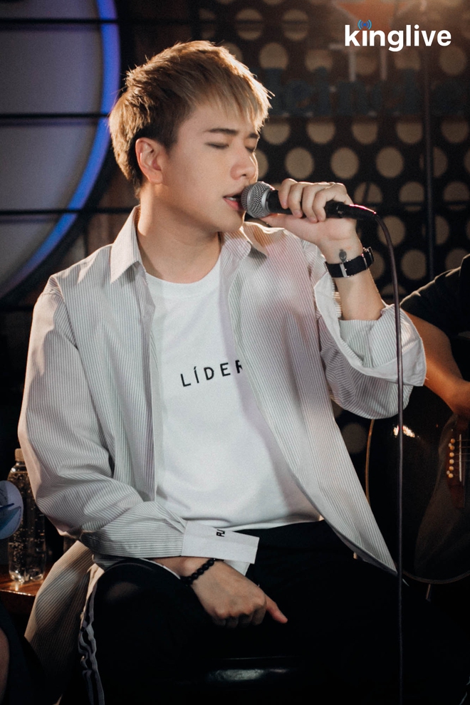 Saturday Radio: Đẹp trai, h&aacute;t hay nhưng Lou Ho&agrave;ng cứ tỏ t&igrave;nh l&agrave;... thất bại - Ảnh 1.