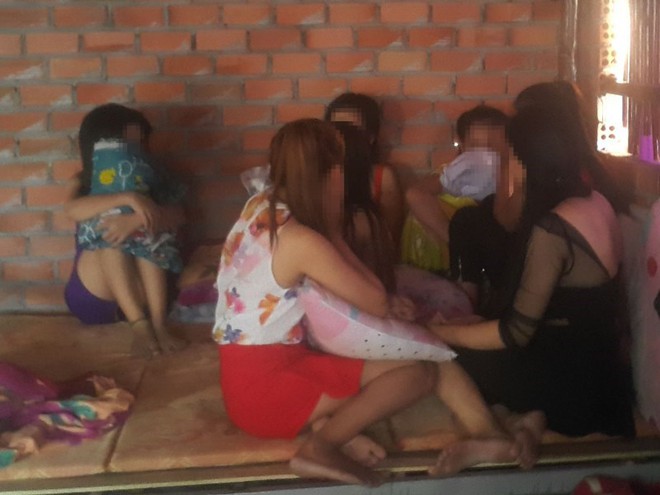 H&agrave;ng chục c&ocirc; g&aacute;i bị lừa v&agrave;o &ldquo;tổ quỷ&rdquo; ở Đồng Nai - Ảnh 1.