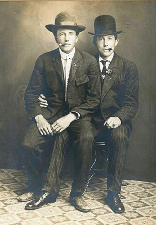 Những hình ảnh thân mật của các chàng trai cách đây 100 năm: Đồng tính không phải trào lưu - Ảnh 8.