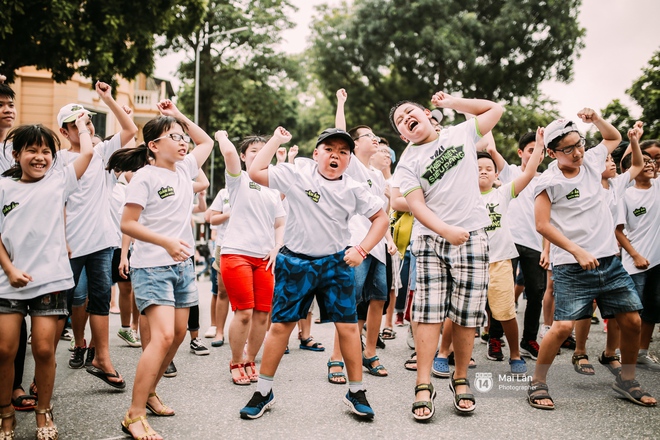 Nhỏ mà có võ, những nắp cống được tô vẽ màu mè đáng yêu khiến ai dạo qua phố đi bộ Hà Nội cũng mỉm cười! - Ảnh 9.